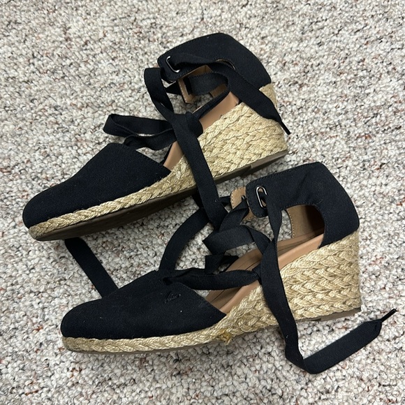 Vionic Wedges - Picture 3 of 5